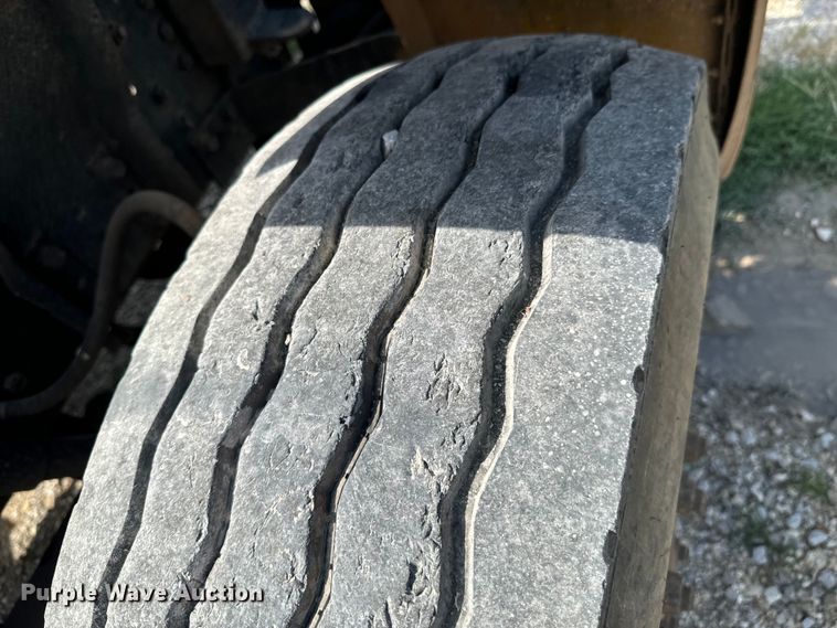 image for item DX1039 1997 Volvo WX64 truck cab and chassis