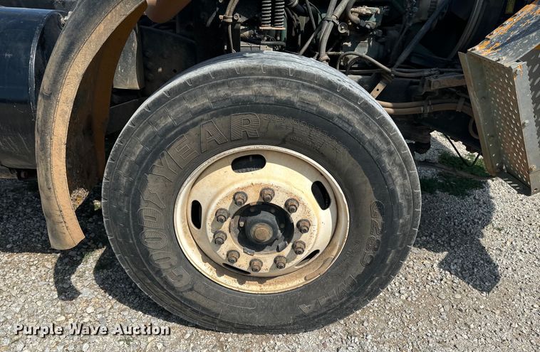 image for item DX1039 1997 Volvo WX64 truck cab and chassis