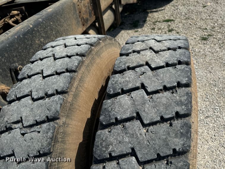 image for item DX1039 1997 Volvo WX64 truck cab and chassis