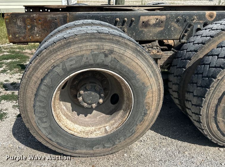 image for item DX1039 1997 Volvo WX64 truck cab and chassis