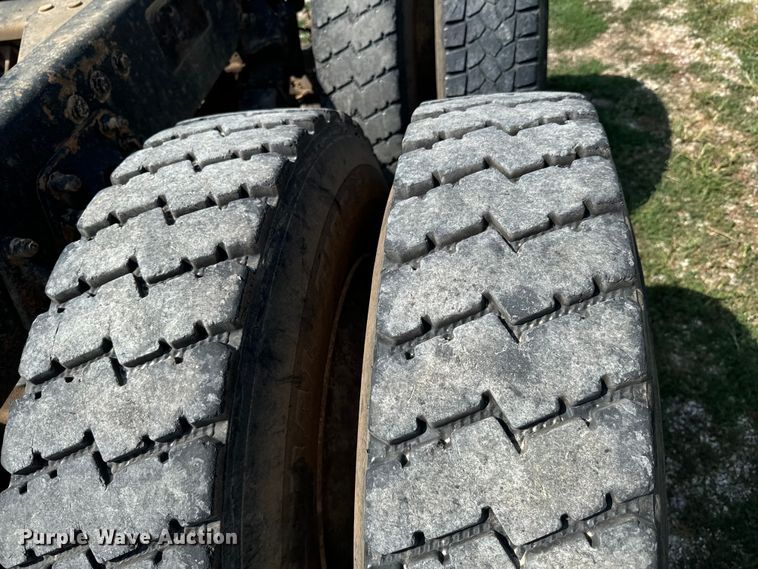 image for item DX1039 1997 Volvo WX64 truck cab and chassis