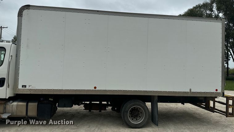 image for item EE7477 2017 Freightliner  Business Class M2 box truck