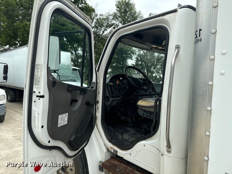 image for item EE7477 2017 Freightliner  Business Class M2 box truck