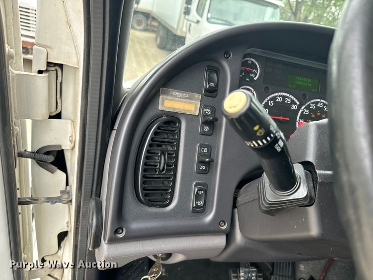 image for item EE7477 2017 Freightliner  Business Class M2 box truck