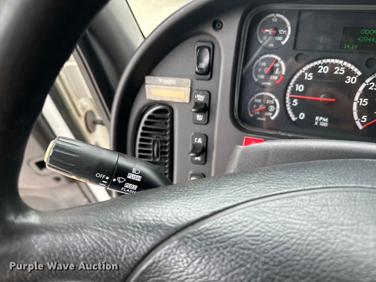 image for item EE7477 2017 Freightliner  Business Class M2 box truck