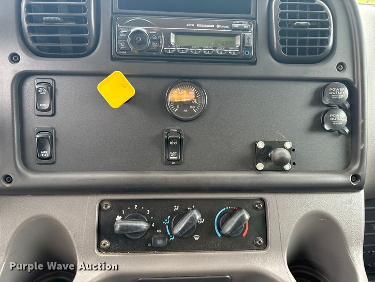 image for item EE7477 2017 Freightliner  Business Class M2 box truck