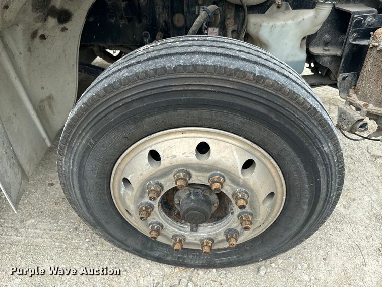 image for item EE7477 2017 Freightliner  Business Class M2 box truck