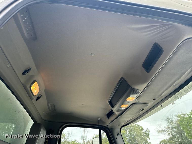 image for item EE7478 2017 Freightliner  Business Class M2 box truck