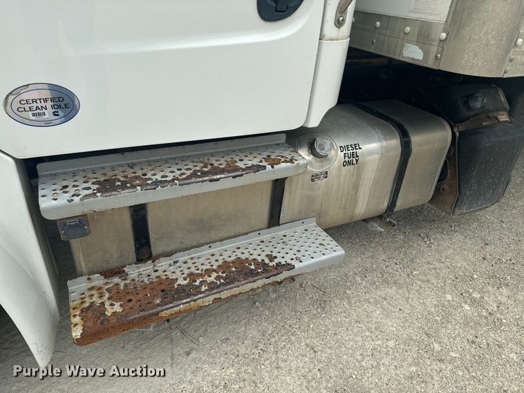 image for item EE7479 2015 Freightliner  Business Class M2 box truck