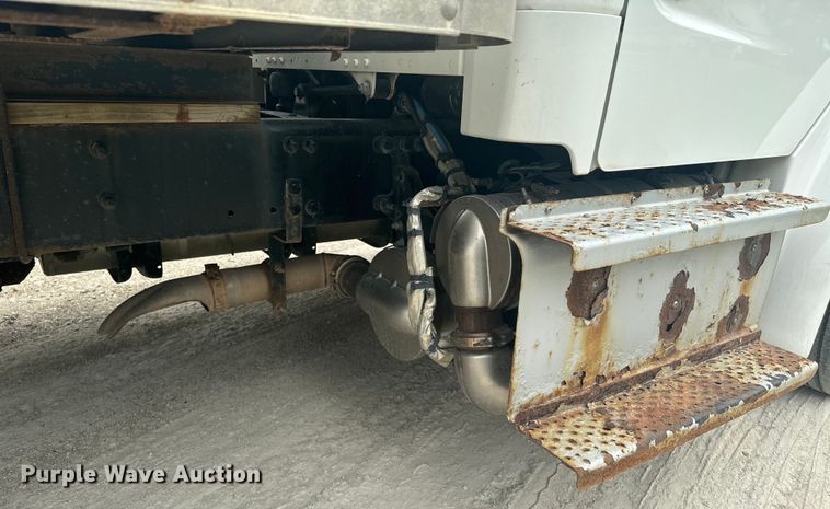 image for item EE7479 2015 Freightliner  Business Class M2 box truck