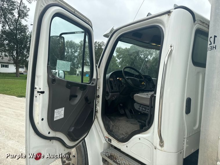 image for item EE7479 2015 Freightliner  Business Class M2 box truck