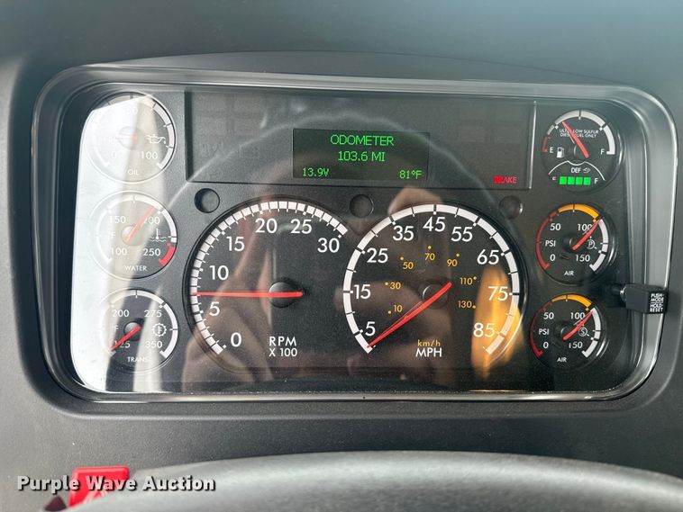 image for item EE7479 2015 Freightliner  Business Class M2 box truck