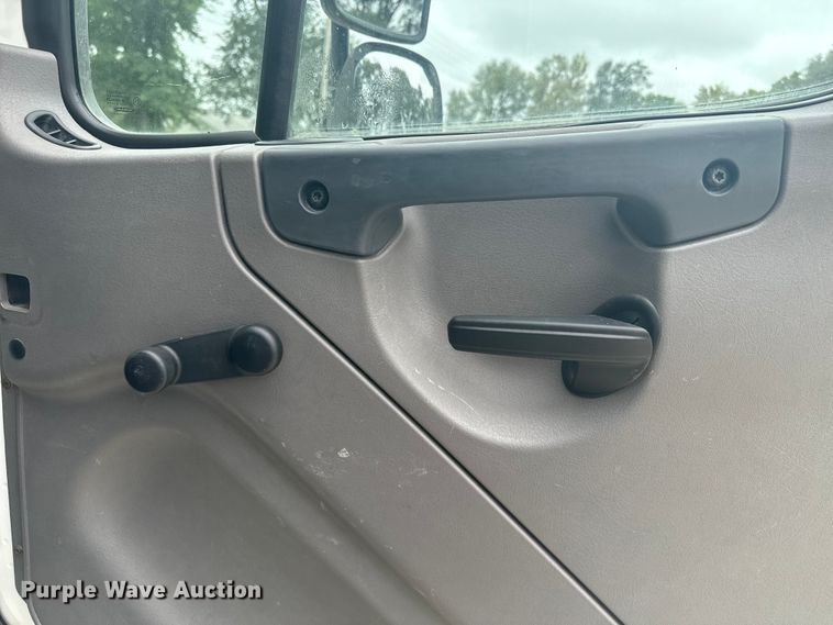 image for item EE7479 2015 Freightliner  Business Class M2 box truck