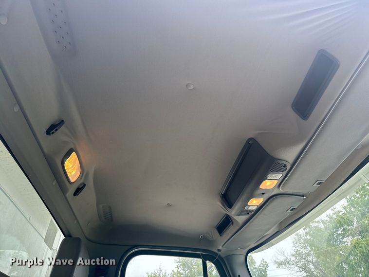 image for item EE7479 2015 Freightliner  Business Class M2 box truck