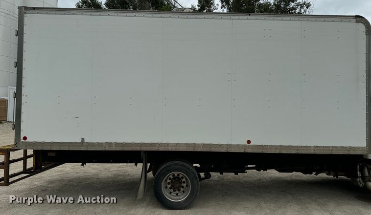 image for item EE7480 2017 Freightliner Business Class M2 box truck