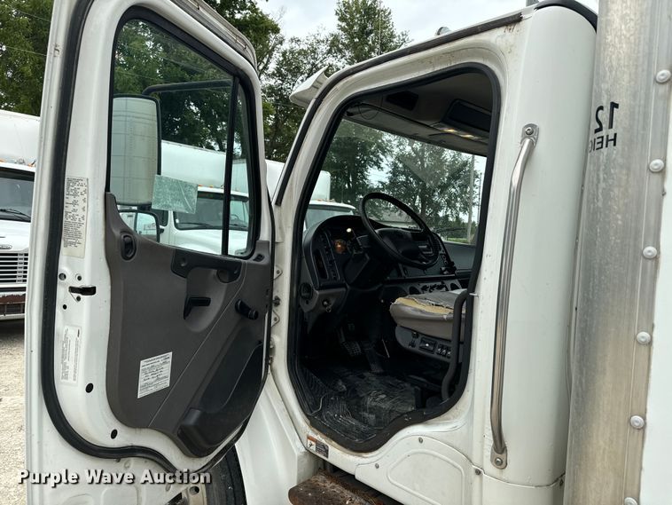 image for item EE7480 2017 Freightliner Business Class M2 box truck