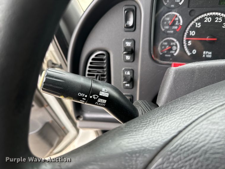 image for item EE7480 2017 Freightliner Business Class M2 box truck