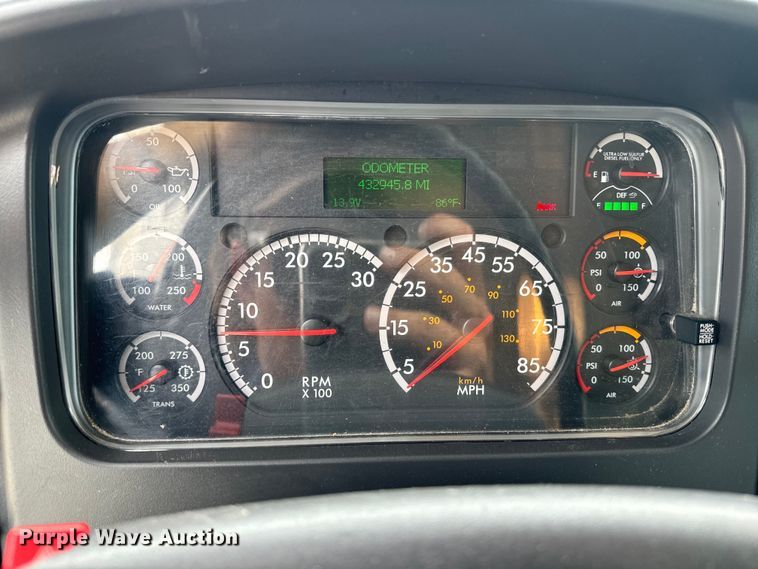 image for item EE7480 2017 Freightliner Business Class M2 box truck