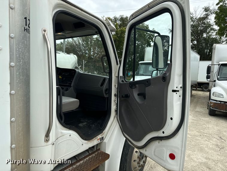 image for item EE7480 2017 Freightliner Business Class M2 box truck