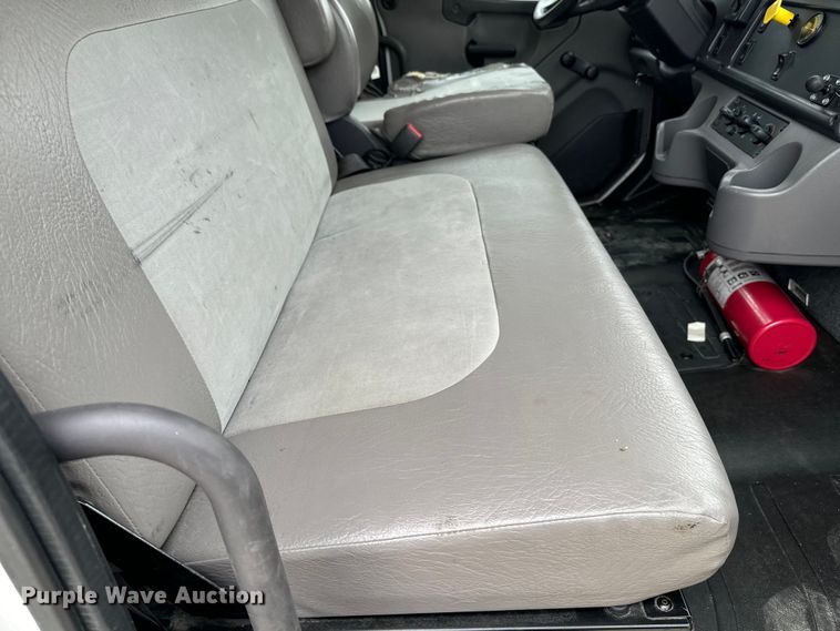 image for item EE7480 2017 Freightliner Business Class M2 box truck