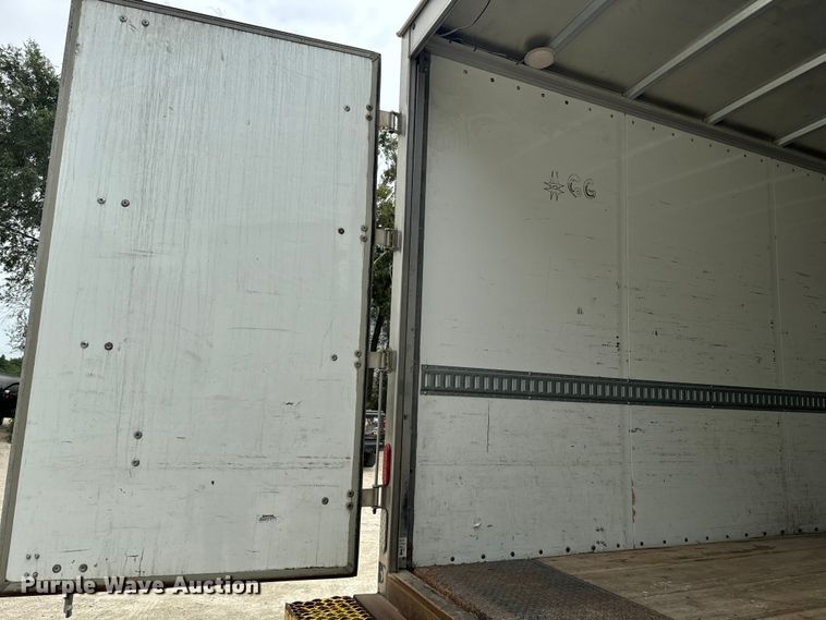 image for item EE7481 2017 Freightliner M2106 box truck