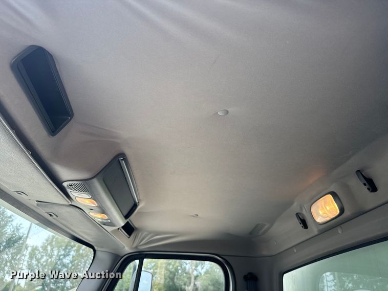 image for item EE7481 2017 Freightliner M2106 box truck