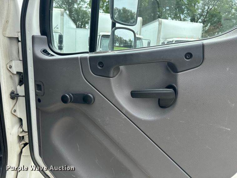 image for item EE7481 2017 Freightliner M2106 box truck