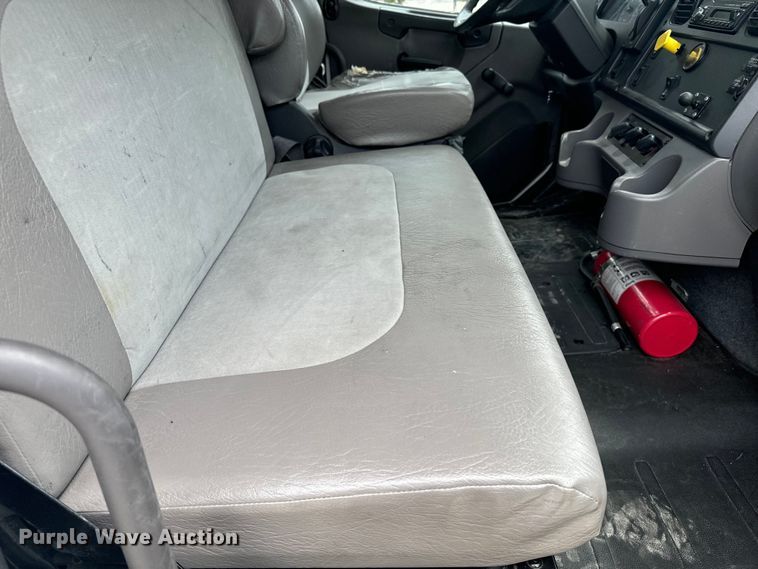 image for item EE7481 2017 Freightliner M2106 box truck