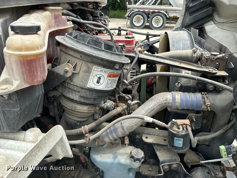 image for item EE7481 2017 Freightliner M2106 box truck