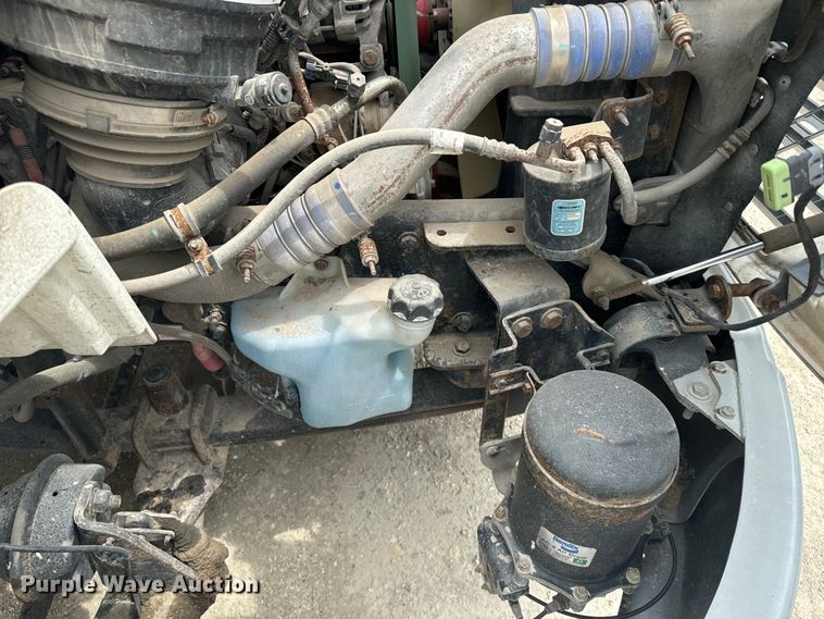 image for item EE7481 2017 Freightliner M2106 box truck