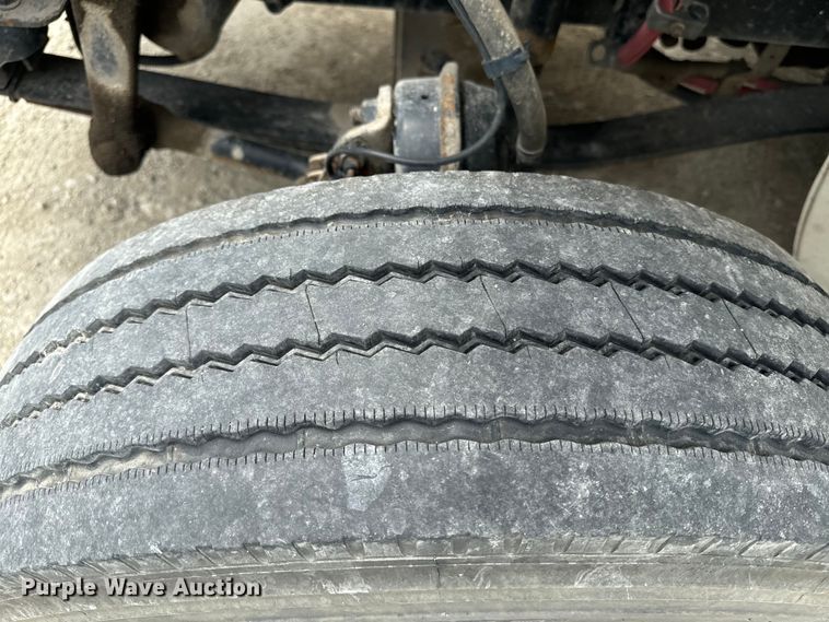 image for item EE7481 2017 Freightliner M2106 box truck