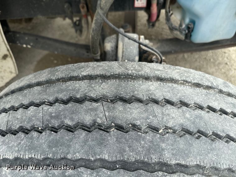 image for item EE7481 2017 Freightliner M2106 box truck