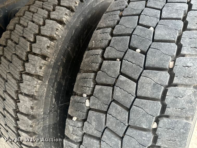 image for item EE7481 2017 Freightliner M2106 box truck