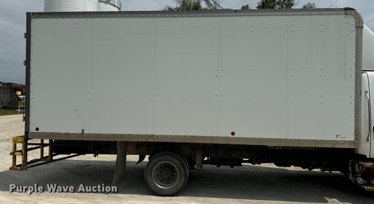 image for item EE7482 2017 Freightliner Business Class M2 box truck