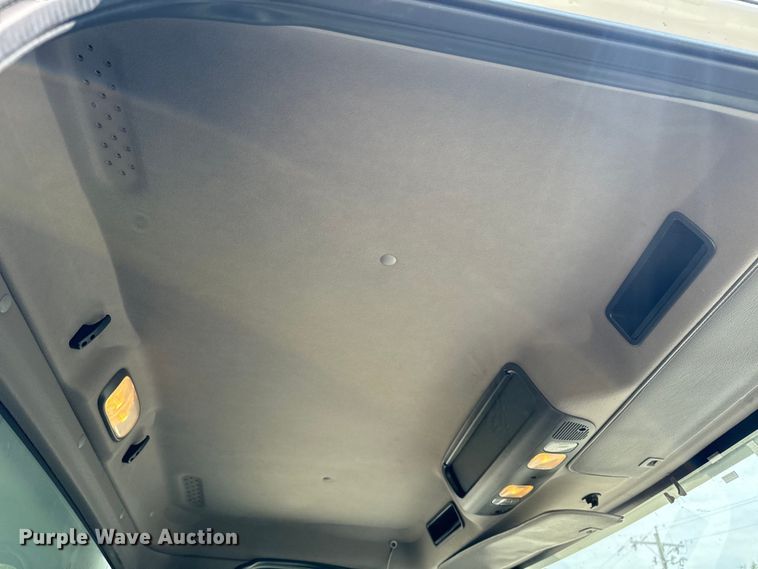 image for item EE7482 2017 Freightliner Business Class M2 box truck