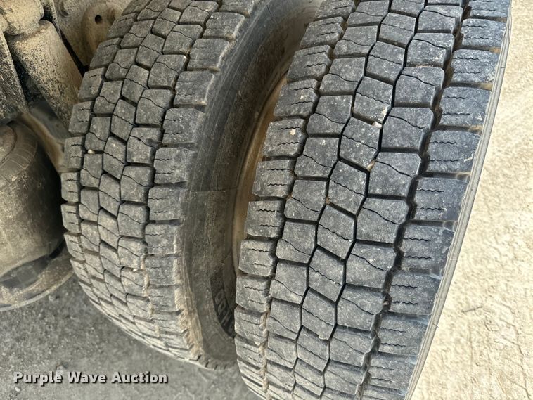 image for item EE7482 2017 Freightliner Business Class M2 box truck