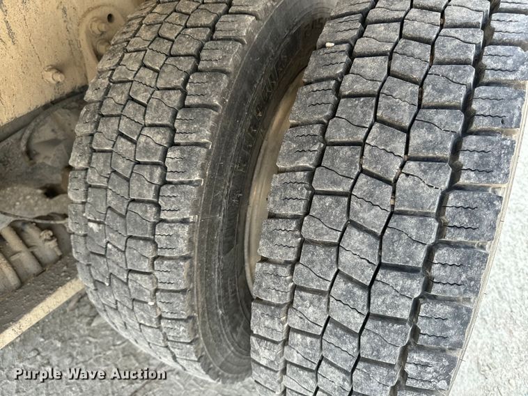 image for item EE7482 2017 Freightliner Business Class M2 box truck