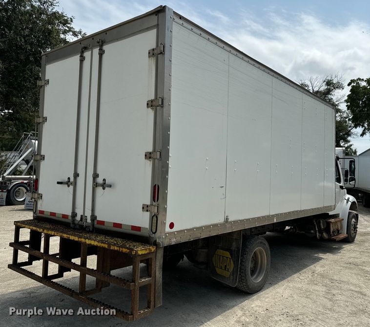 image for item EE7483 2017 Freightliner Business Class M2 box truck