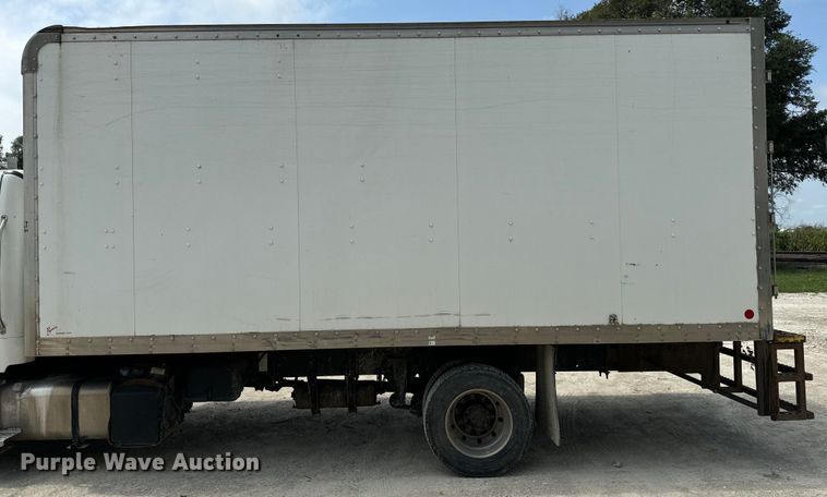 image for item EE7483 2017 Freightliner Business Class M2 box truck