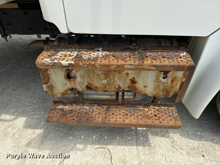 image for item EE7483 2017 Freightliner Business Class M2 box truck