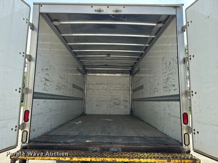 image for item EE7483 2017 Freightliner Business Class M2 box truck