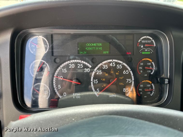 image for item EE7483 2017 Freightliner Business Class M2 box truck