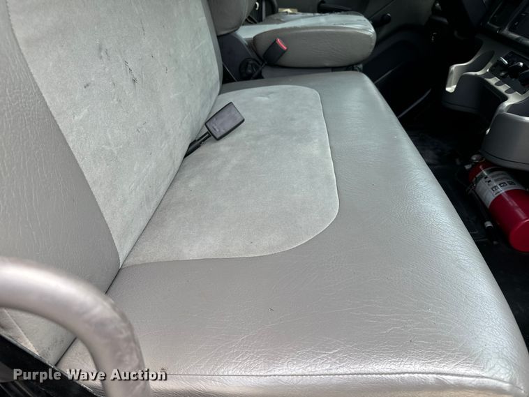 image for item EE7483 2017 Freightliner Business Class M2 box truck