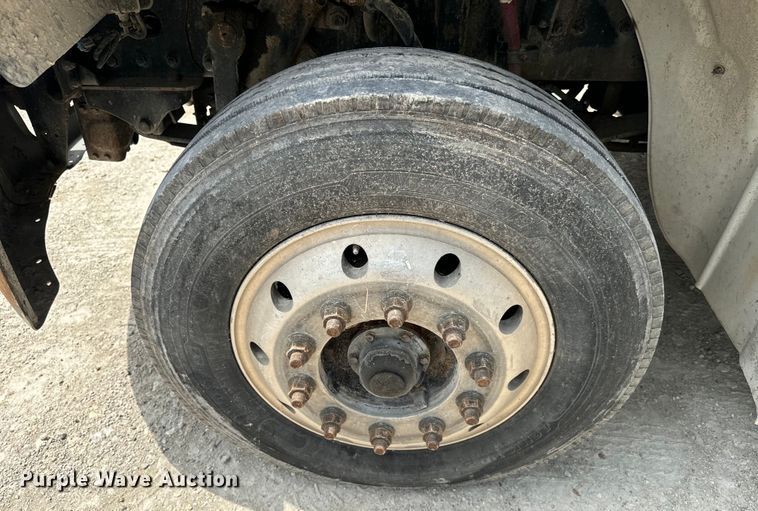 image for item EE7483 2017 Freightliner Business Class M2 box truck