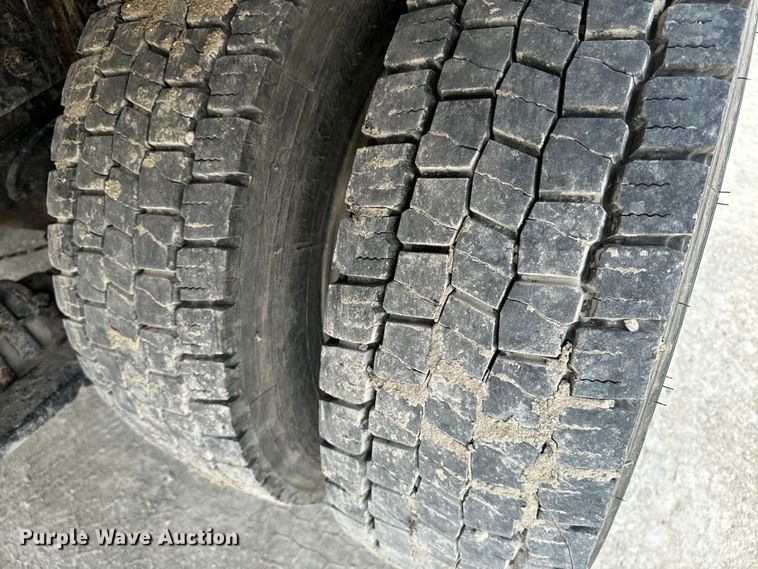 image for item EE7483 2017 Freightliner Business Class M2 box truck