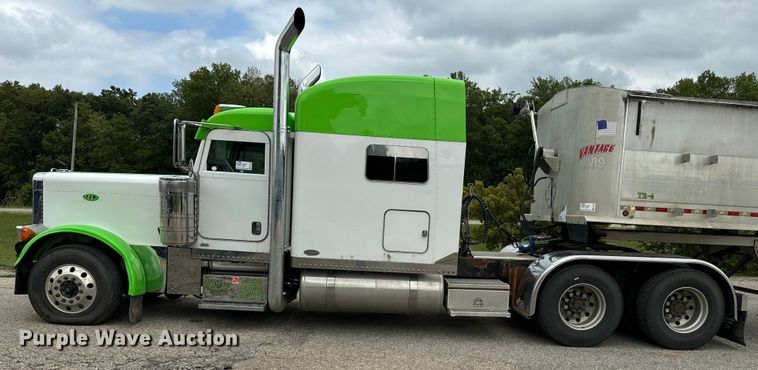 image for item EE7484 2005 Peterbilt 379 semi truck