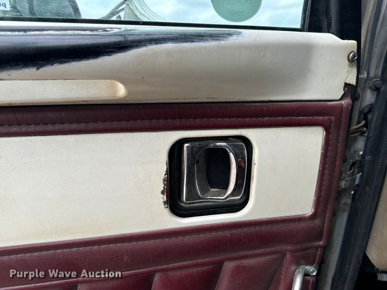 image for item EE7484 2005 Peterbilt 379 semi truck