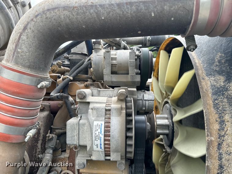 image for item EE7484 2005 Peterbilt 379 semi truck