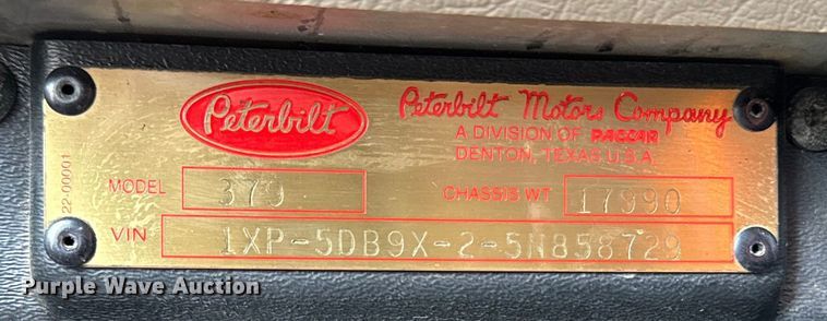 image for item EE7484 2005 Peterbilt 379 semi truck