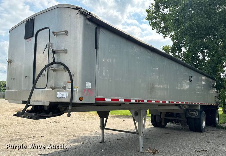 image for item EE7486 2011 Mac end dump trailer